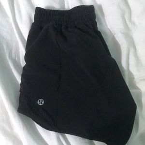 Lululemon Hotty Hot 4” shorts